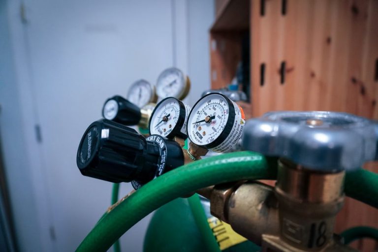 Лічильники води та газу: коли обов'язкова повірка — Повірка лічильників води та газу: терміни і порядок