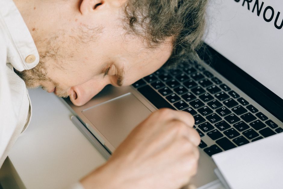 Як розпізнати ознаки вигорання на роботі — Ознаки вигорання на роботі: як їх розпізнати